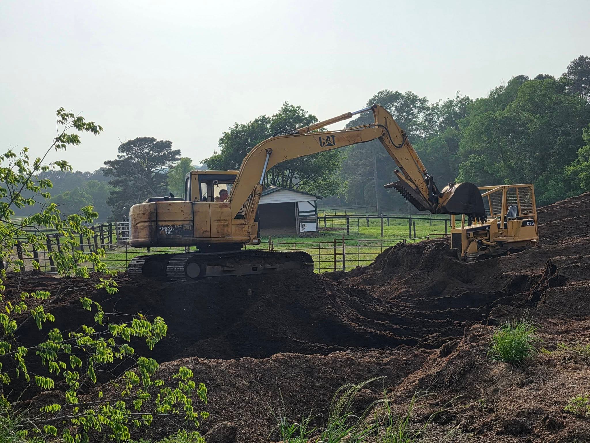 Excavator dirt work in Central Arkansas